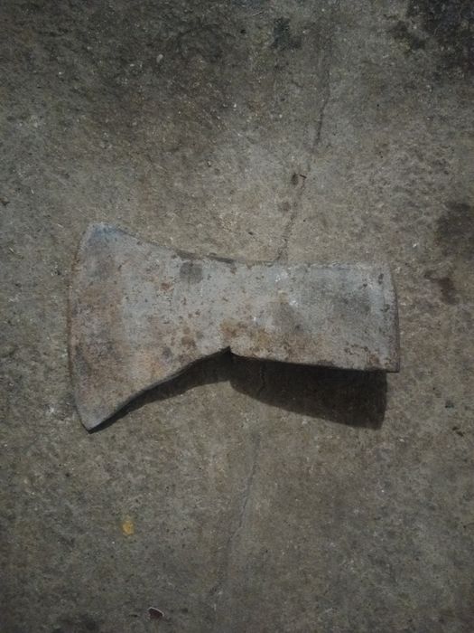 Siekiera 1,5 kg z czasów PRL.