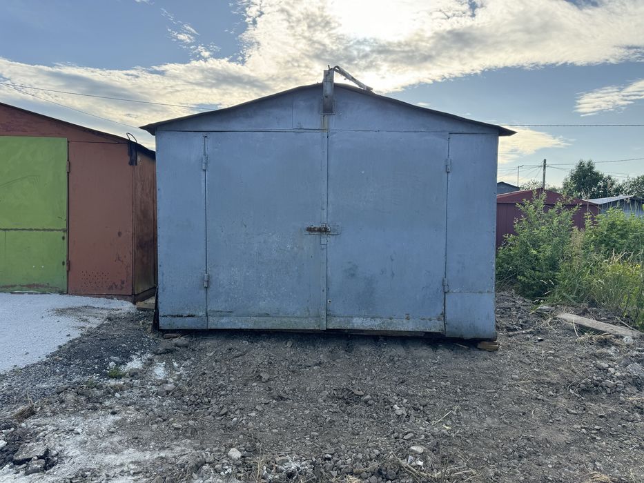 Продам гараж в кооперативі автолюбитель вул.Коновальця