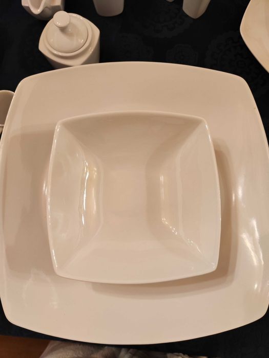 Serviço jantar para 12 pessoas (95 peças)