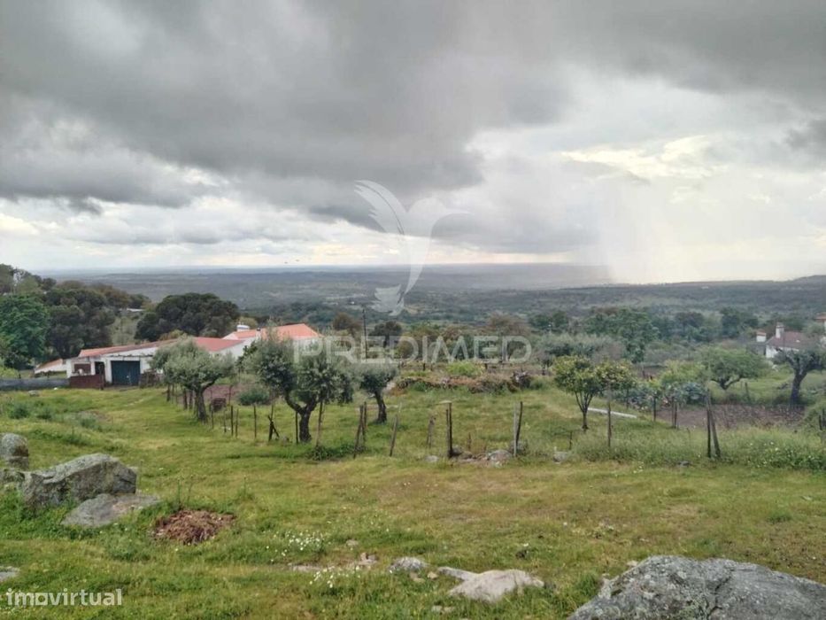 Terreno com Vista Deslumbrante nas Carreiras – Portalegre