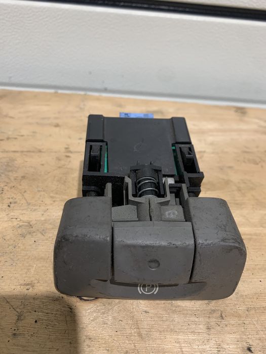 Renault Scenic II 2 przycisk włącznik hamulca ręcznego 8200.270265A