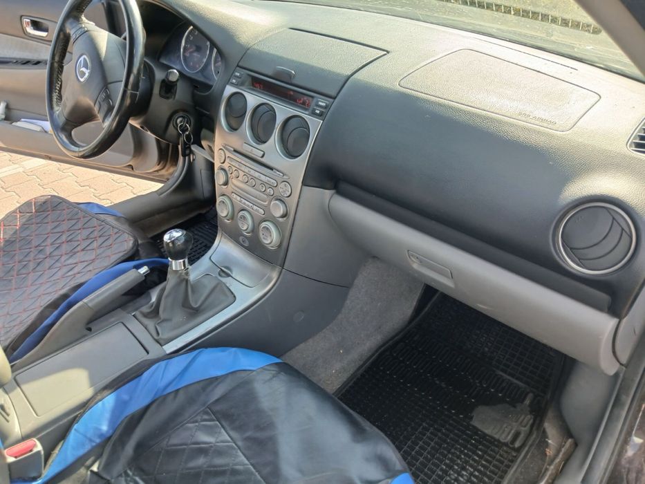 Машина mazda 6 2005 года