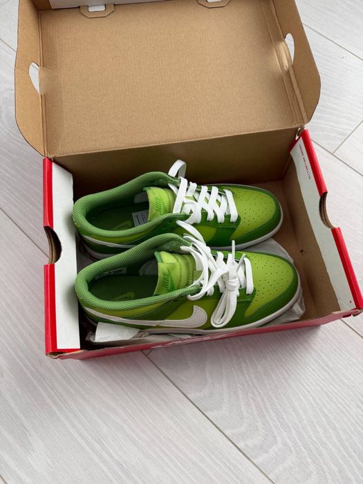Nike Dunk Low кросівки  зеленого кольру, нові