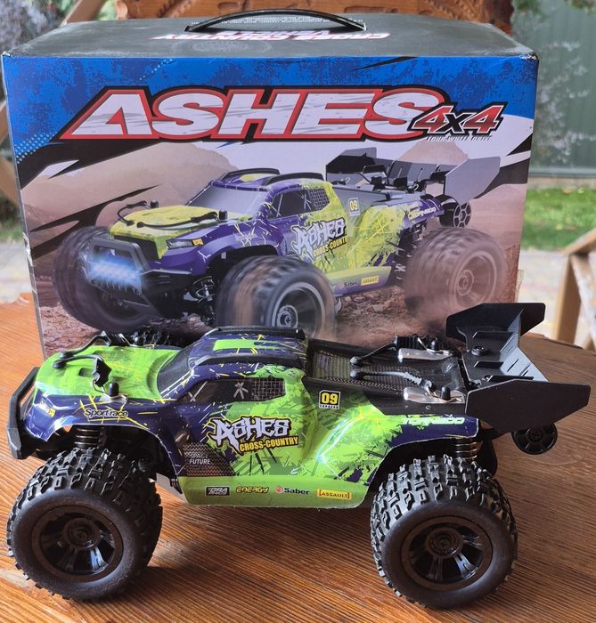 Радіокерована машинка ASHES SCY-18101 4x4 — потужний щітковий двигун RC 380, до 40 км/год, незалежна підвіска, металеві компоненти, LED-фари.