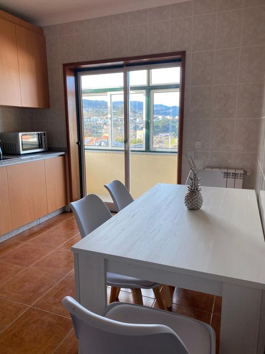 Aluga-se T3 (moradia)