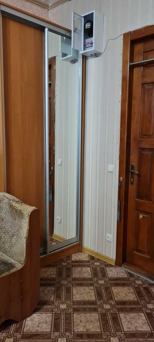 Продам гостинку комнату центр Хтз