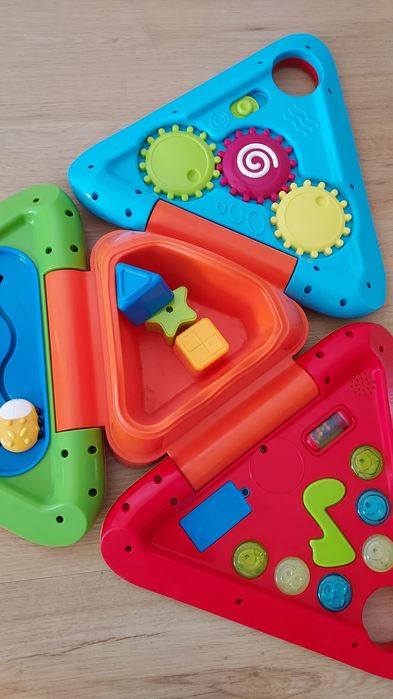 Brinquedo com musica e sons animais