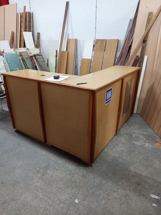 Balcão em L madeira