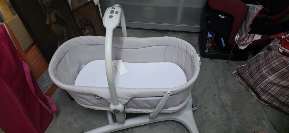 Chicco Baby Hug 4 em 1 – Como Novo (Berço, Espreguiçadeira e Cadeira
