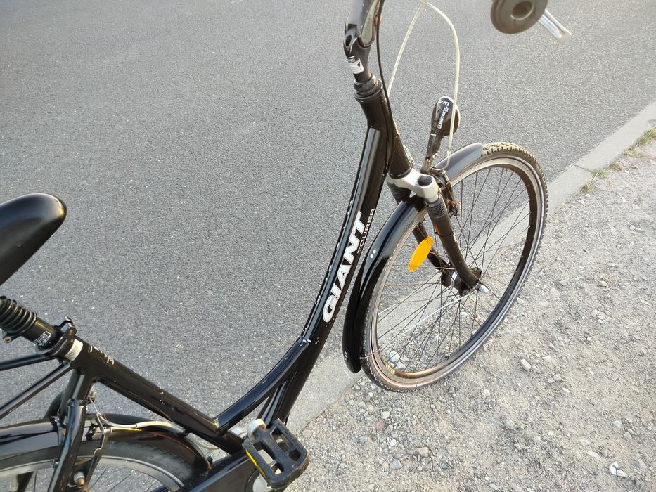Giant Tourer 28" aluminiowy z prądnicą 28"