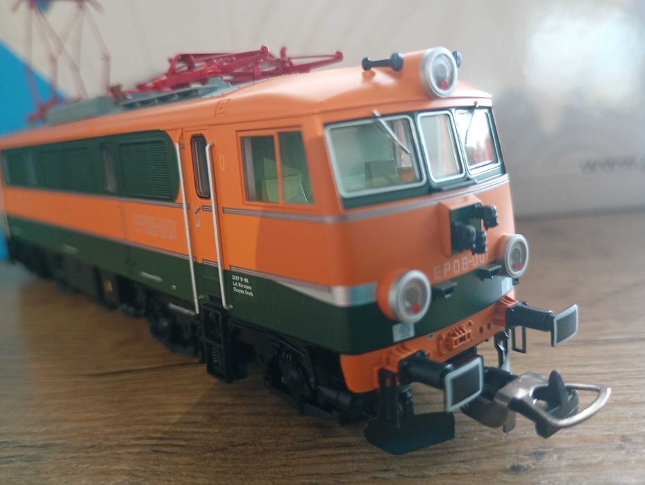 lokomotywa elektryczna EP08-001 pkp
