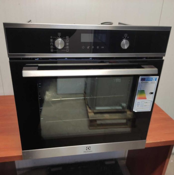 Piekarnik Electrolux EOF6P76BX 65L Pyroliza Termoobieg OUTLET 1LG1