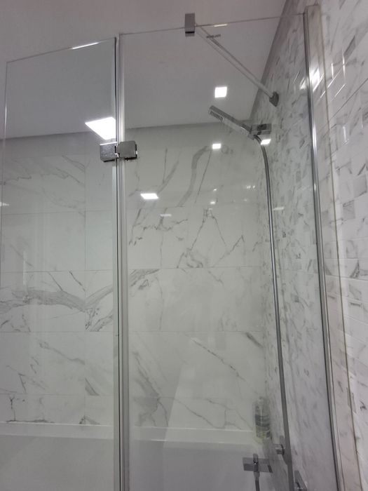 Lote Casa de Banho - Banheira 170 + Móvel + Espelho 100 + Vidro + Torneira BRUMA (Disponível em dez)