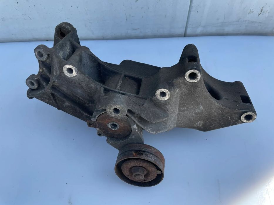 ŁAPA ALTERNATORA VW GOLF IV 032145169Q