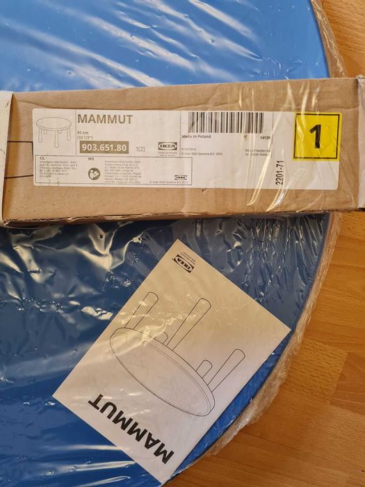 Комплект дитячих меблів IKEA MAMMUT: новий стіл синій 85 см і три жовті табурети