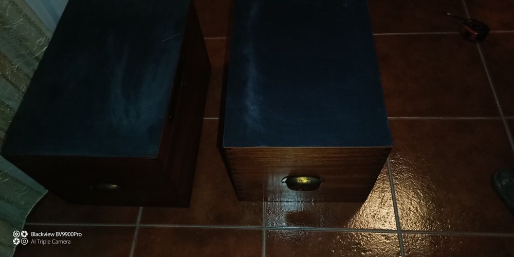 São duas caixas mas posso vender á unidade
