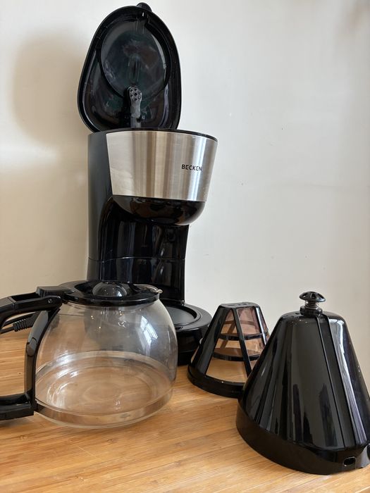 Máquina de Café BECKEN Drip –black