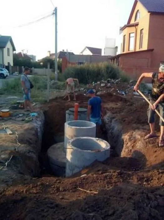 ПідКлючСептикБетонніКруги КільцяКопанняСептиків КаналізаціяВигрібнаЯма