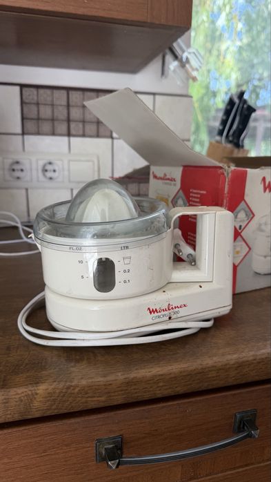 Соковижималка для цитрусових Moulinex K 75 Citroplus 300