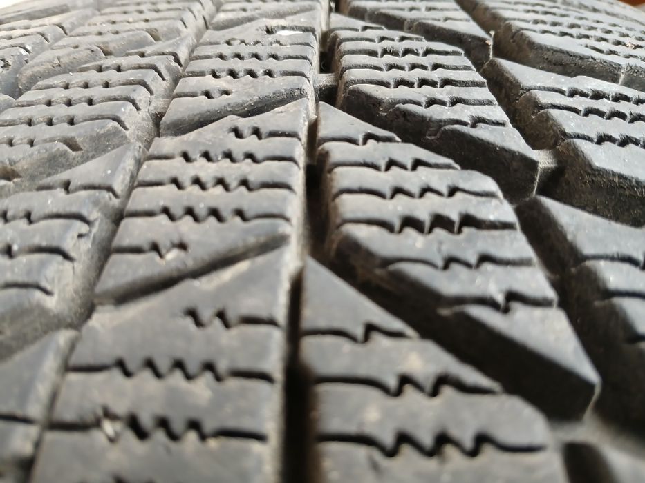 Продам комплект шин 225 60 17 Triangle PL 01 7 mm7 мм