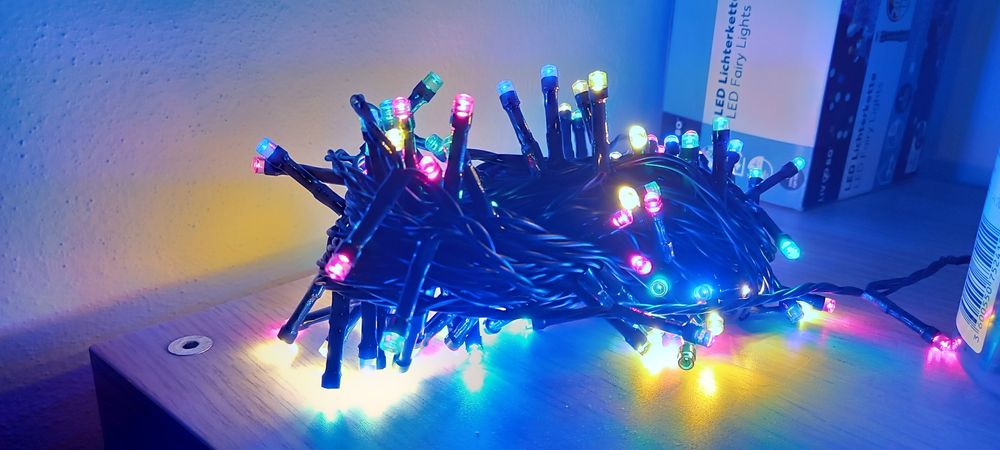 Гирлянда 200 лампочек 20 метров+ 10 метров.кабель.