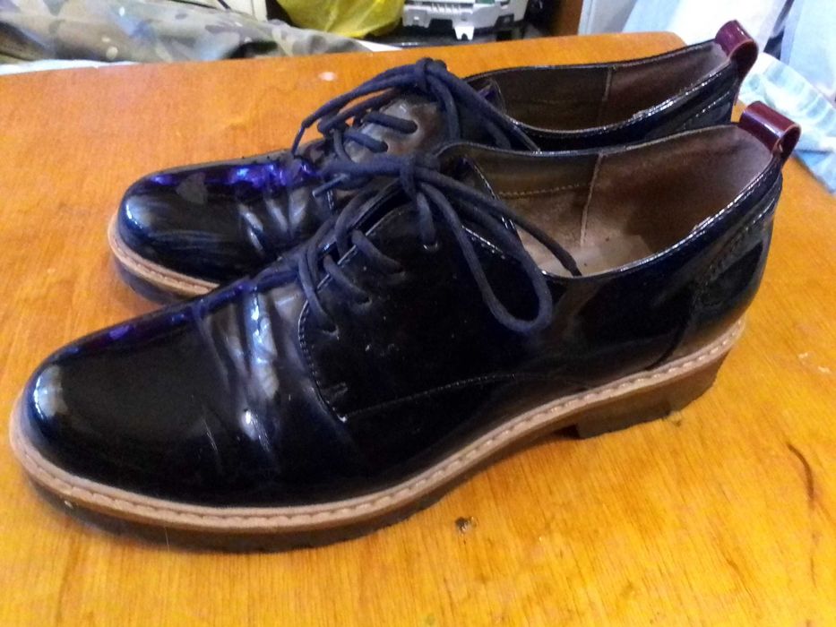 Туфельки "оксфорды" под лаковую кожу р.40 хорошее состояние
