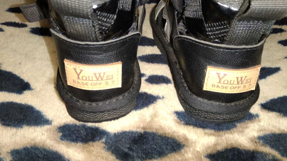 Продам детские сапожки