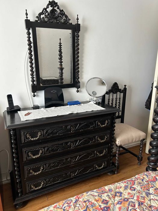 Vendo mobília XVIII