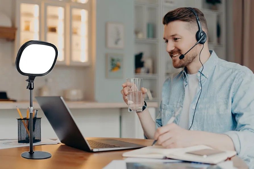 Zestaw do wideokonferencji z elastycznym stojakiem uchwytem na telefon