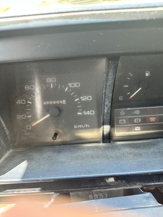 ISUZU NKR 55E/35 Cabine dupla 2.8 Diesel