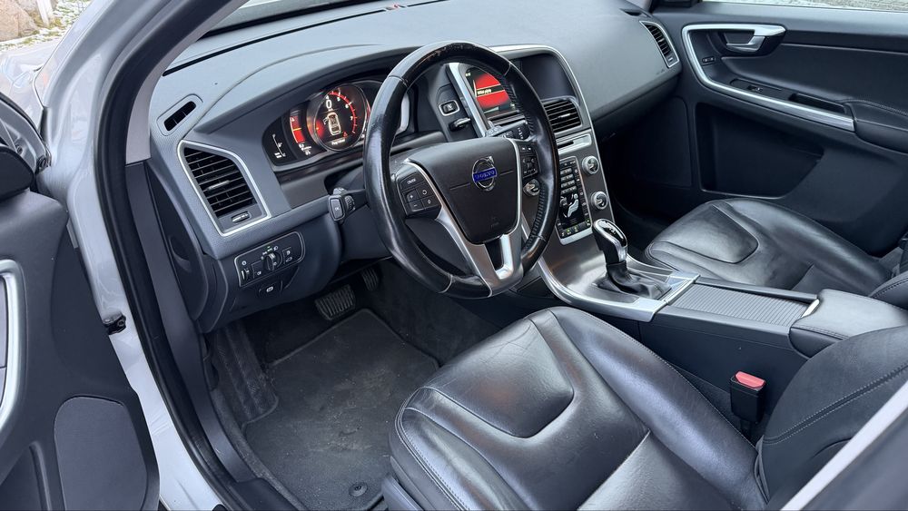 Volvo XC60 rok 2016 bemzyna 2,0l