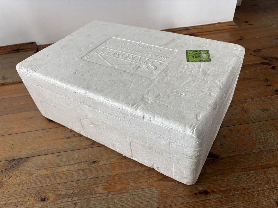 Pojemnik termiczny - box kateringowy - pojemnik na baterie UPS
