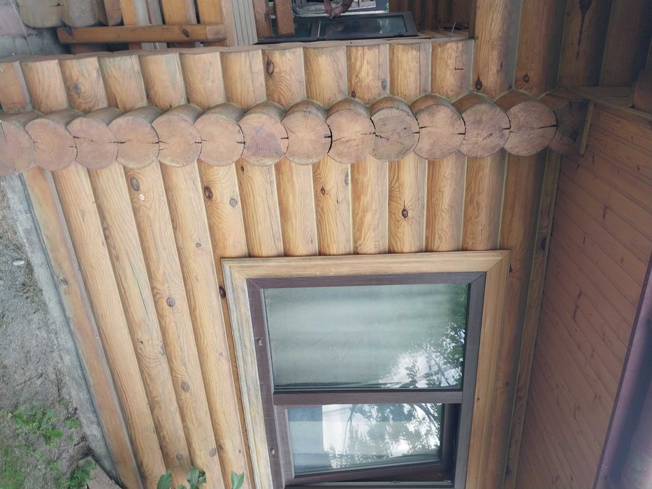 Дерев'яна баня зі зрубу розміром 5,6 м * 5,6 м