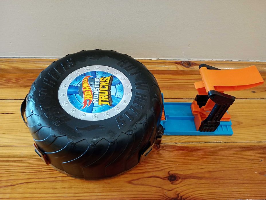 Hot Wheels Monster Trucks Opona Kaskaderska arena