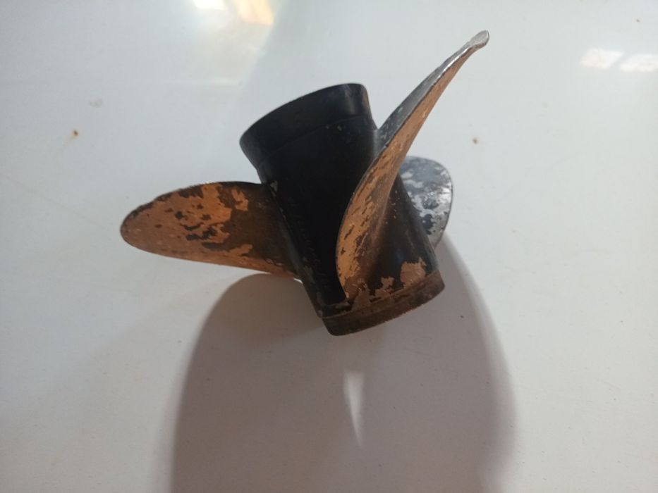 Barco / Hélice / Suporte / Boia /  Defensa  / Caixa arrumação