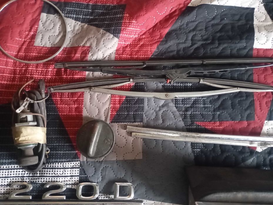 Lote Peças Mercedes 220D (W114/W115) - Ano 1972