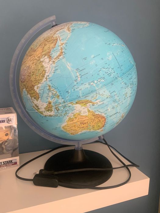 Globo terrestre com luz