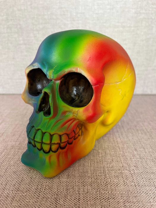 Crânio Decorativo Psicadélico Arco-íris