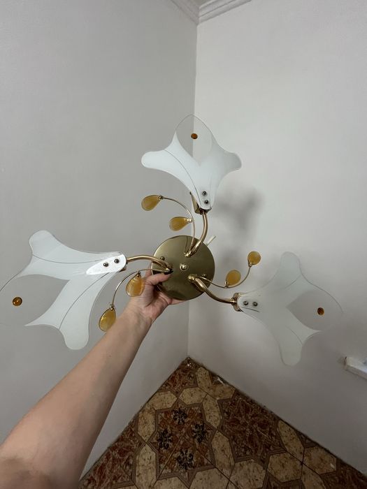 Світильники, люстри, бра