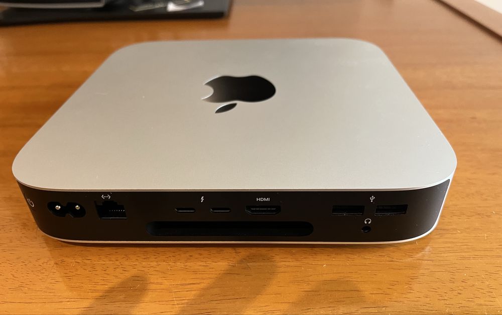 Mac Mini M2 2023 com base HUB para disco SSD
