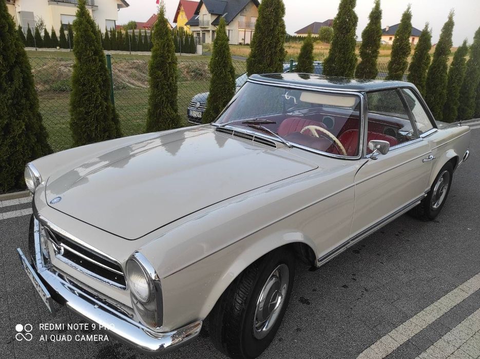 Mercedes-Benz SL Mercedes-Benz 230 SL, W113 Pagoda, Cabrio z 1966 roku.