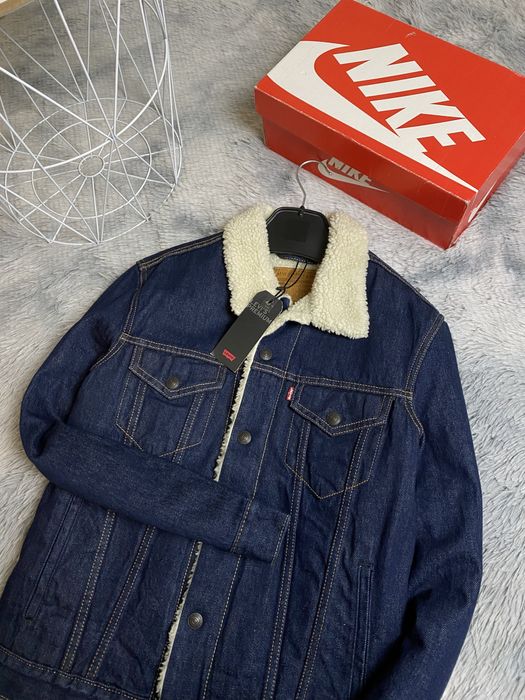 Продам мужская Sherpa Levis