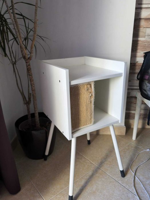 Móvel para Gato IKEA – Mesa com Arranhador