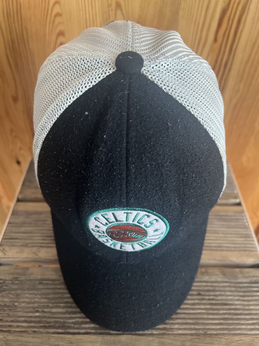 Sprzedam czapkę z daszkiem firmy Mitchell & Ness NBA Boston Celtics