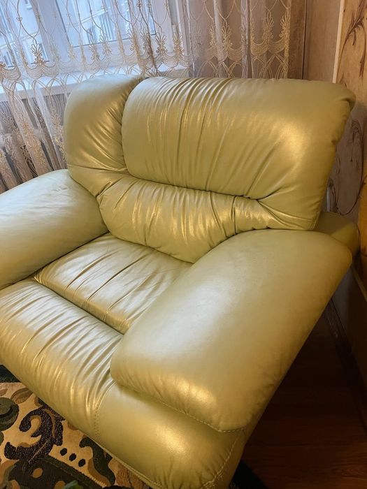 Справжні шкіряні меблі