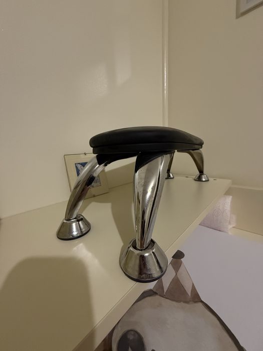 Манікюрна підставка під руки