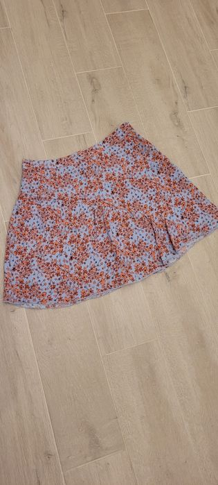Spódniczka w kwiaty H&M rozm. 38