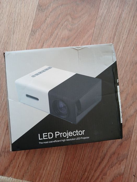 Проэктор.новий.у використанні не був.