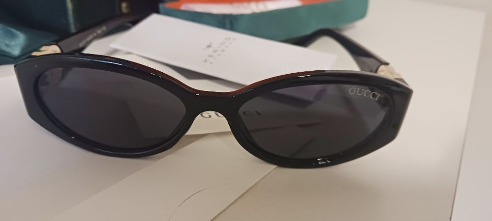 Okulary przeciwsłoneczne Gucci.