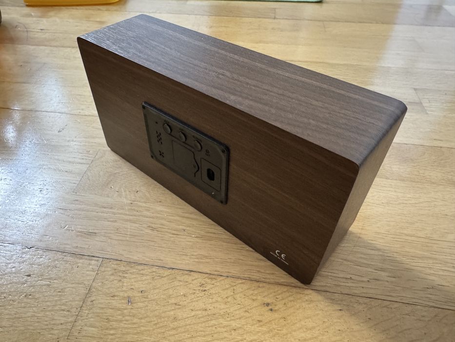 Relógio de Mesa Karlsson ‘BOXED’ LED – Madeira Escura (KA5899DW)